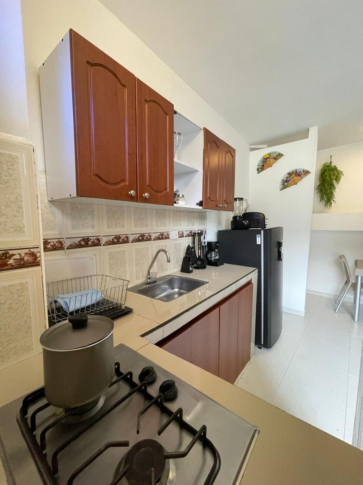 White Castle Apartastudio Apartment Cali Luaran gambar